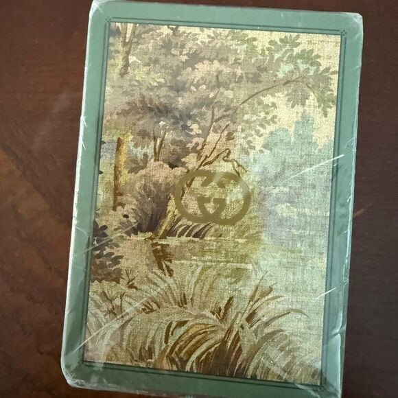 Brand new sealed Gucci playing cards comes with dust bag and box - Picture 1 of 5